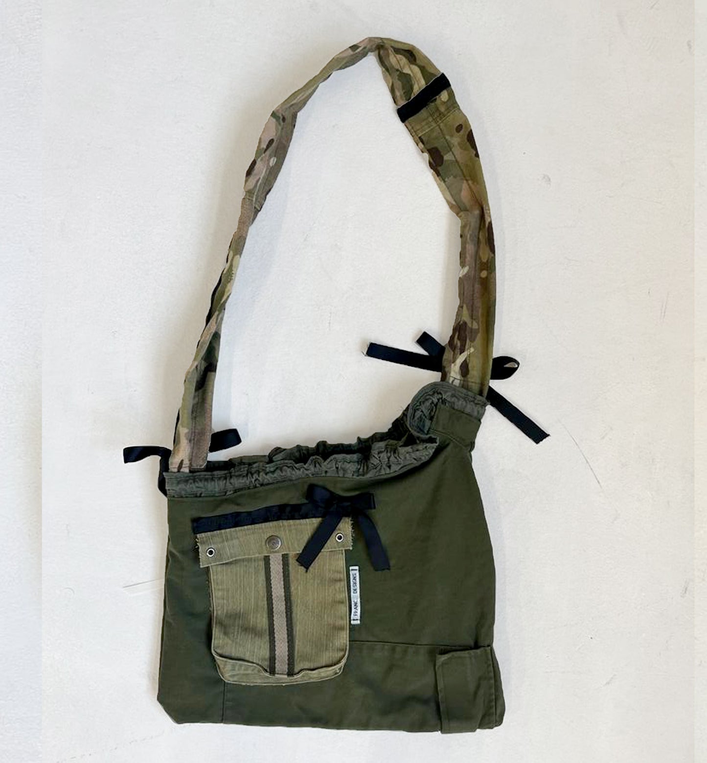 ARMY SURPLUS BAG #016