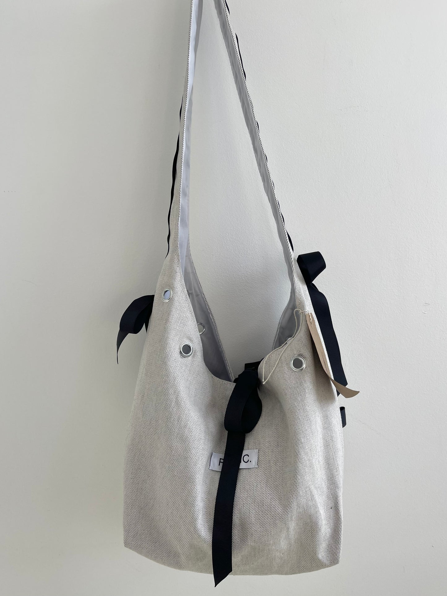 GREY TWILL DEAD STOCK DENIM SLING BAG