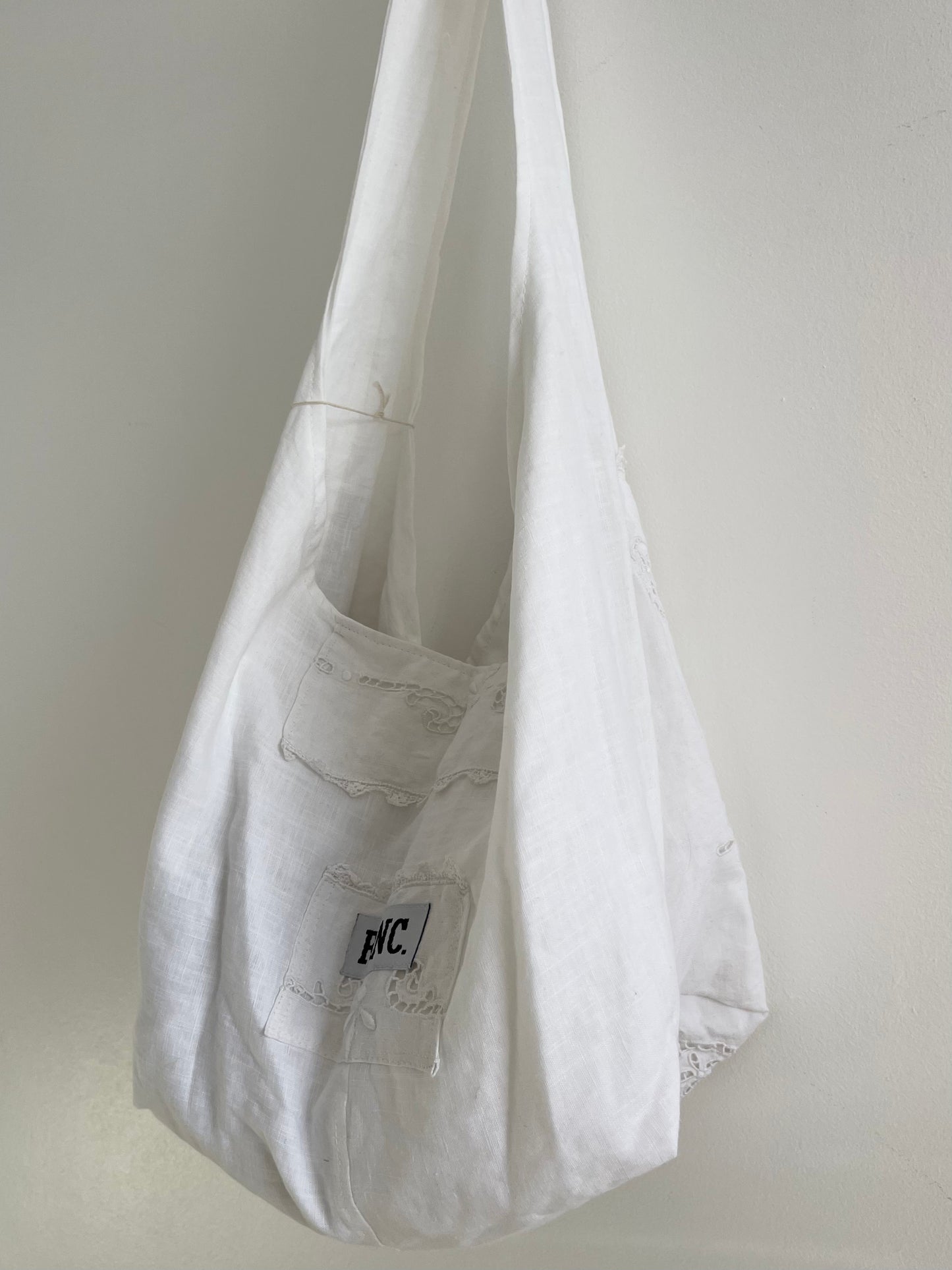 VINTAGE LACE AND LINEN SHOULDER BAG