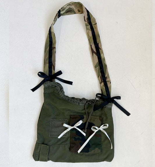 ARMY SURPLUS BAG #016