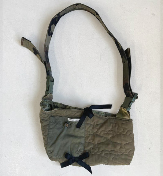 ARMY SURPLUS BAG #015