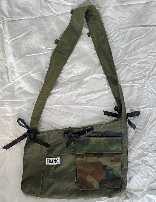 ARMY SURPLUS BAG